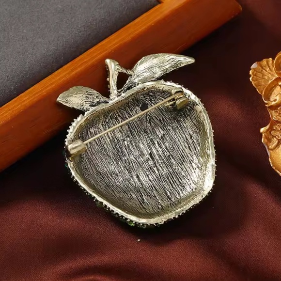 Betsey Johnson Multicolor Green Red Crystal Apple Brooch - Picture 6 of 8